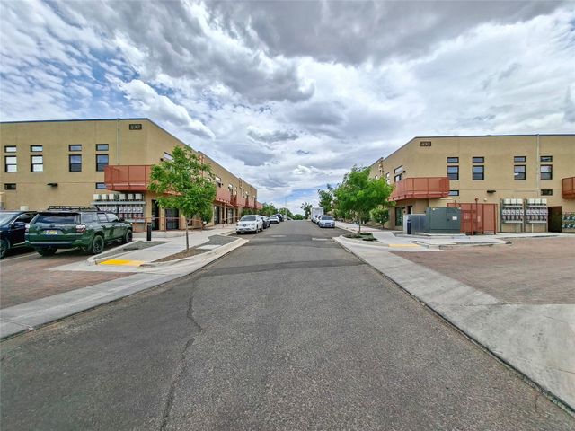 1108 Paseo Corazon 10, Santa Fe, NM 87507