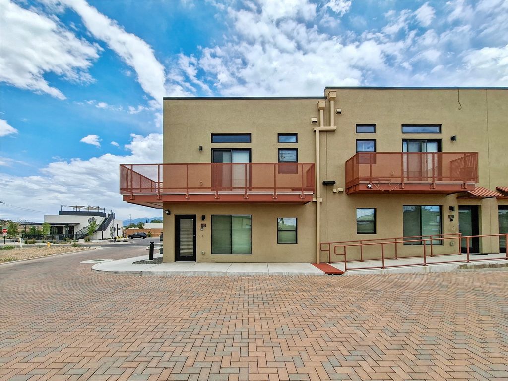 1108 Paseo Corazon 10, Santa Fe, NM 87507