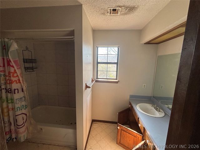 1701 W Inglewood Street, Broken Arrow, OK 74011