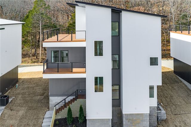 123 S Paddock Loop, Fayetteville, AR 72701