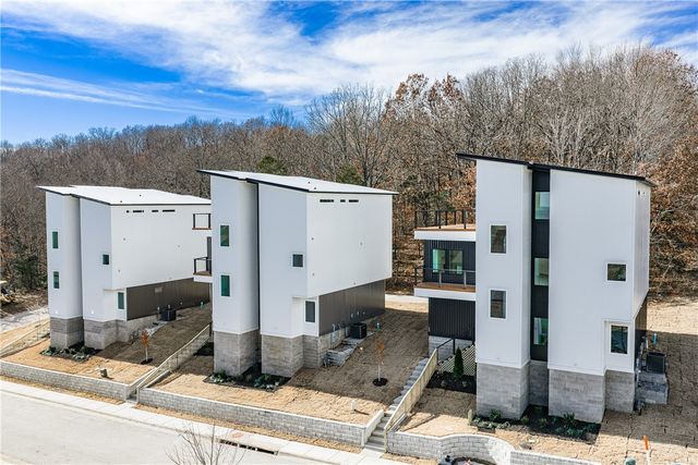 123 S Paddock Loop, Fayetteville, AR 72701