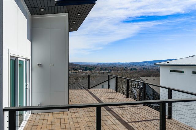 123 S Paddock Loop, Fayetteville, AR 72701