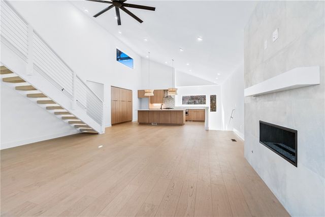 123 S Paddock Loop, Fayetteville, AR 72701