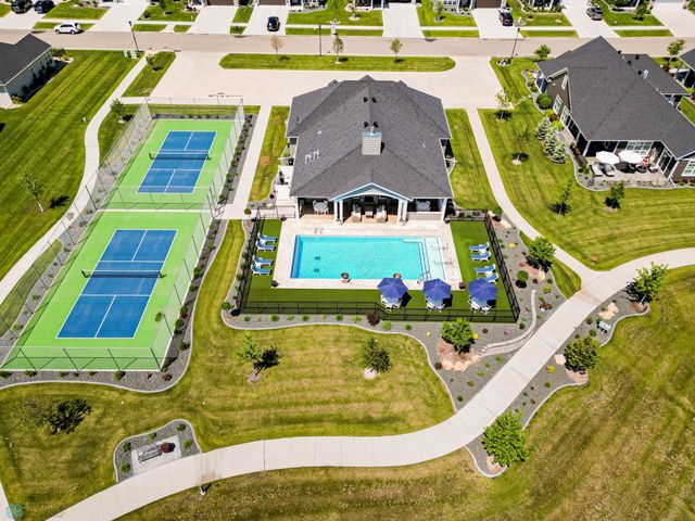 662 Rania Way W, West Fargo, ND 58078