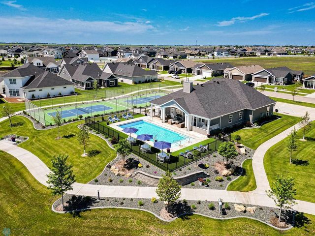 662 Rania Way W, West Fargo, ND 58078