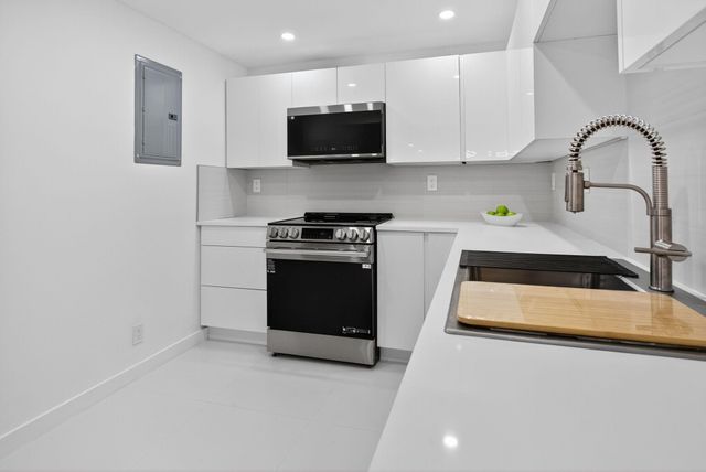 525 N OCEAN Boulevard 422, Pompano Beach, FL 33062
