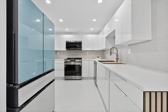 525 N OCEAN Boulevard 422, Pompano Beach, FL 33062