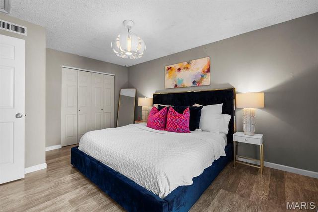 1513 Swallow Drive, St Louis, MO 63144