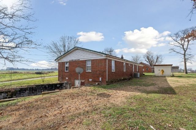 2751 Evins Mill Rd, Smithville, TN 37166