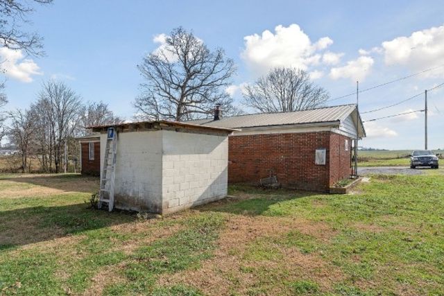 2751 Evins Mill Rd, Smithville, TN 37166