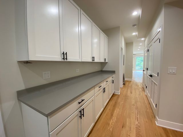 1055 W Pratt Boulevard 2A, Chicago, IL 60626