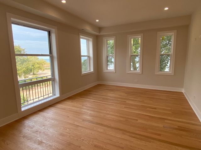 1055 W Pratt Boulevard 2A, Chicago, IL 60626