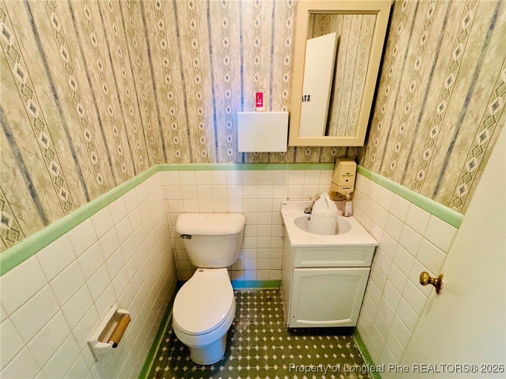 102 W 27th Street, Lumberton, NC 28358 — photo 23