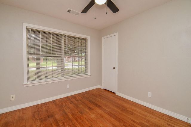 10403 Royal Oaks Drive, Houston, TX 77016