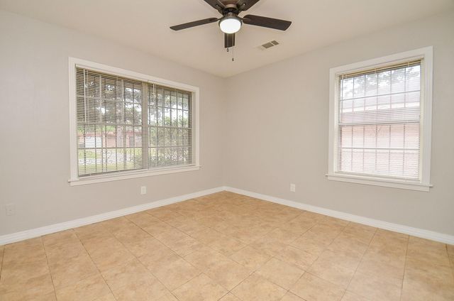 10403 Royal Oaks Drive, Houston, TX 77016