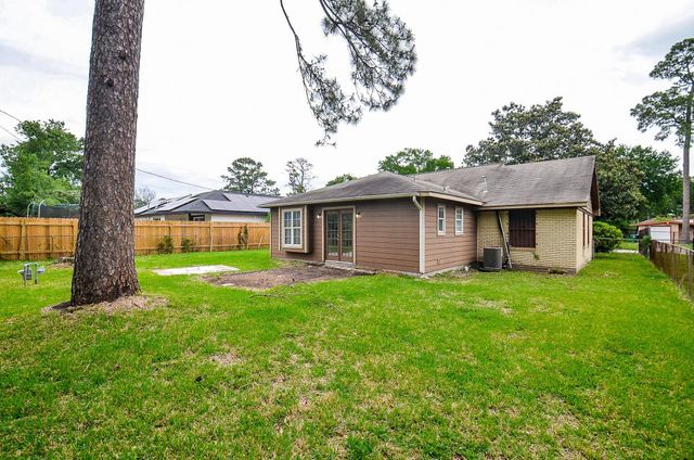 10403 Royal Oaks Drive, Houston, TX 77016