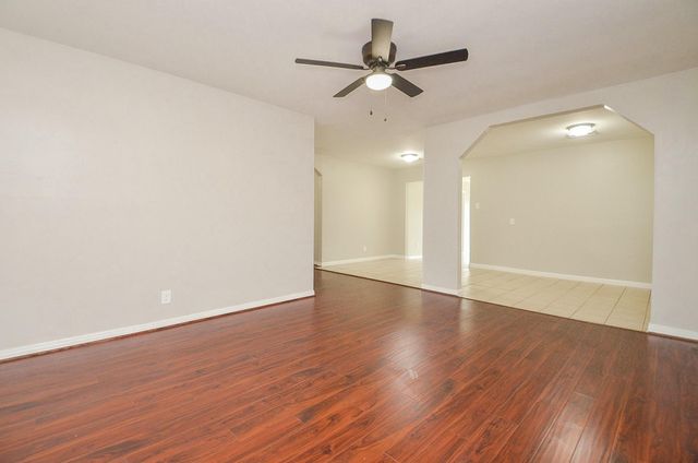 10403 Royal Oaks Drive, Houston, TX 77016