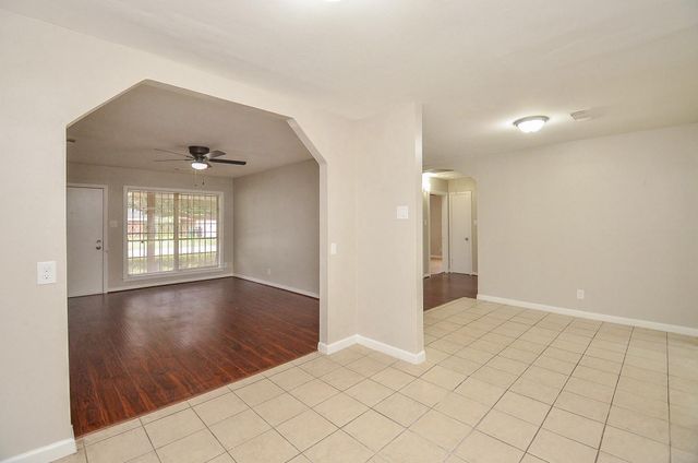 10403 Royal Oaks Drive, Houston, TX 77016
