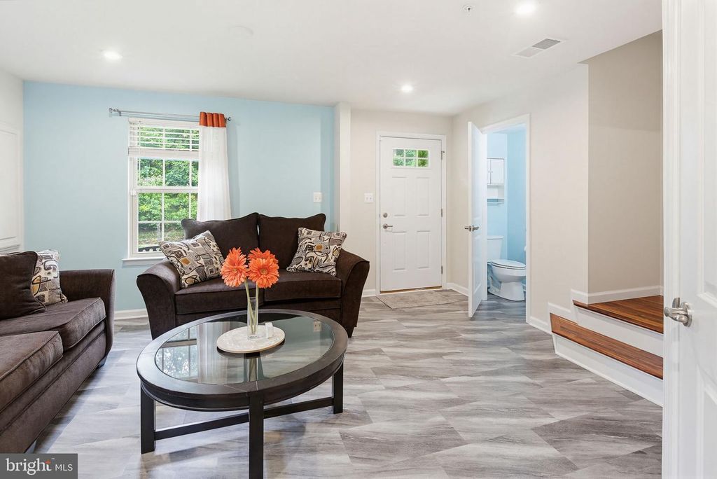 Image 3 of property listing at 10101 CAMPBELL BLVD, Middle River, MD 21220
