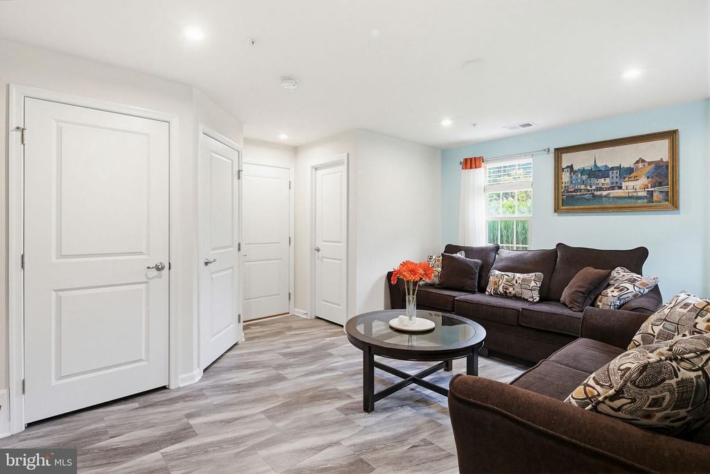 Image 4 of property listing at 10101 CAMPBELL BLVD, Middle River, MD 21220