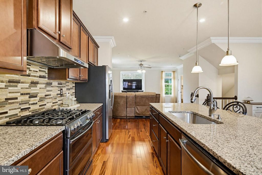 Image 9 of property listing at 10101 CAMPBELL BLVD, Middle River, MD 21220