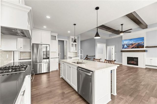 17742 S Myrna Drive, Olathe, KS 66062