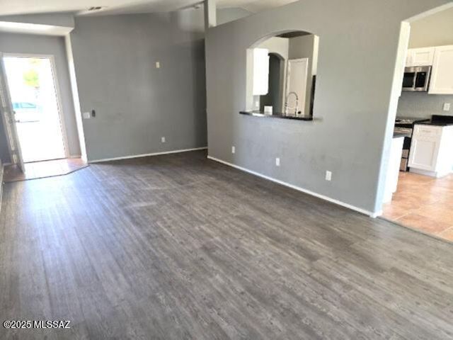 8832 N Mesquite Bluffs Place, Tucson, AZ 85742