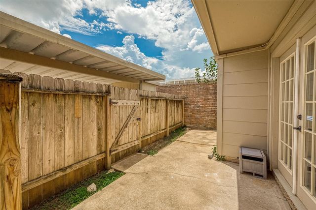 14736 Perthshire Road F, Houston, TX 77079