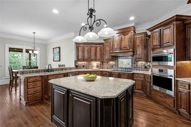7405 Crestline Drive, Dawsonville, GA 30534