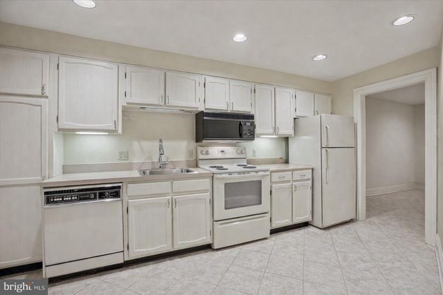17 LOGAN CIR NW, Washington, DC 20005