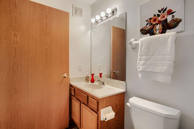 2231 Penn Place 120, North Saint Paul, MN 55109