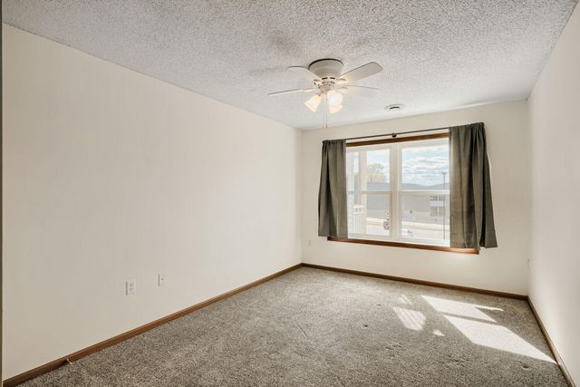 2231 Penn Place 120, North Saint Paul, MN 55109