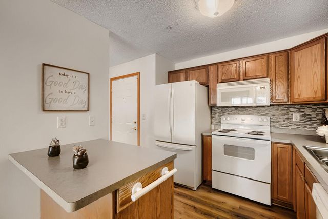 2231 Penn Place 120, North Saint Paul, MN 55109