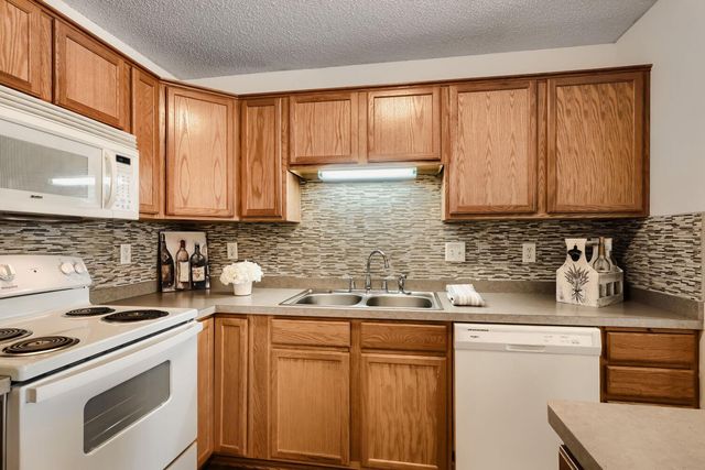 2231 Penn Place 120, North Saint Paul, MN 55109