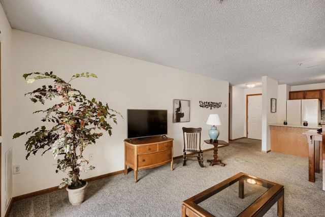 2231 Penn Place 120, North Saint Paul, MN 55109