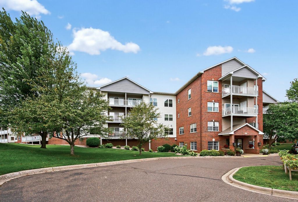 2231 Penn Place 120, North Saint Paul, MN 55109