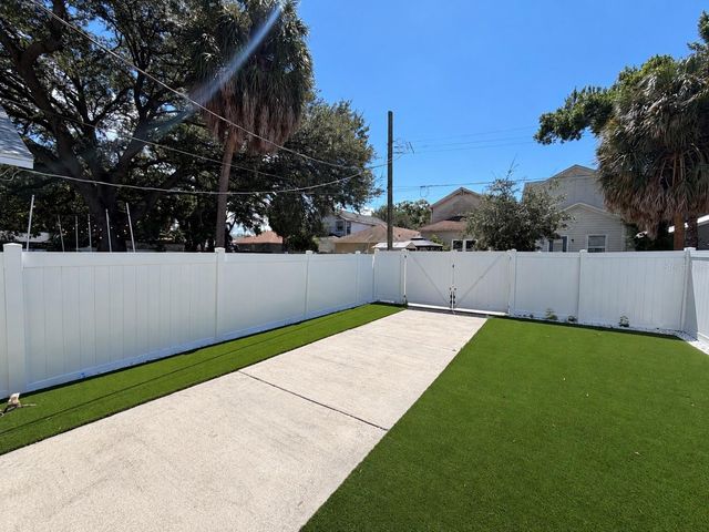 1934 W SPRUCE STREET, Tampa, FL 33607