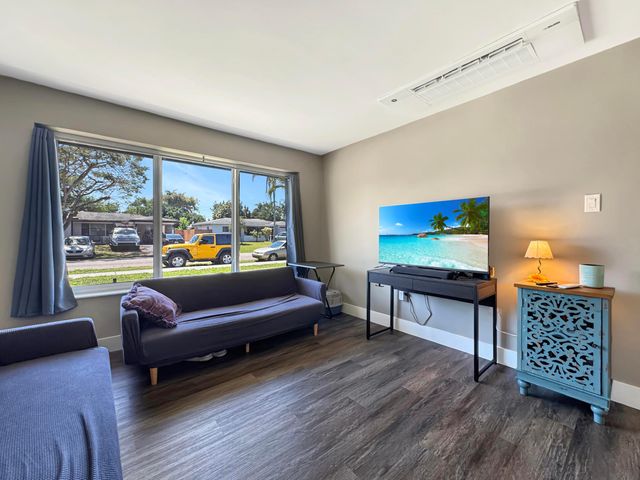 6751 Cody Street, Hollywood, FL 33024