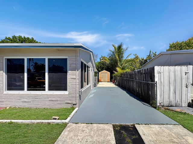 6751 Cody Street, Hollywood, FL 33024