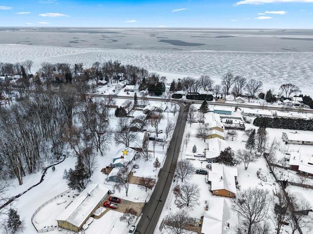 3258 PETERSON ROAD, Green Bay, WI 54311