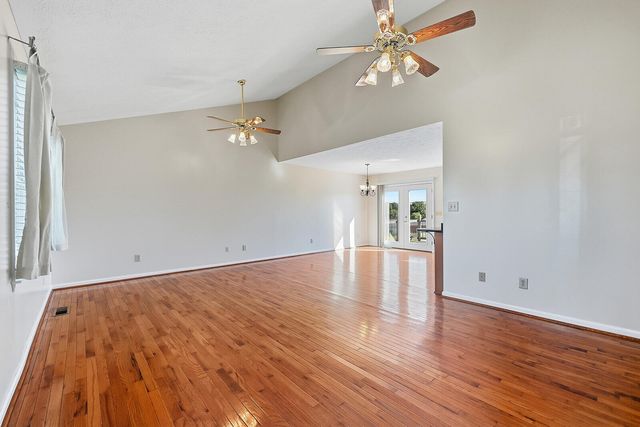 1039 Indian Trail, Lawrenceburg, KY 40342
