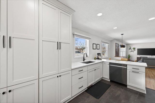 10319 Nicollet Avenue S, Bloomington, MN 55420