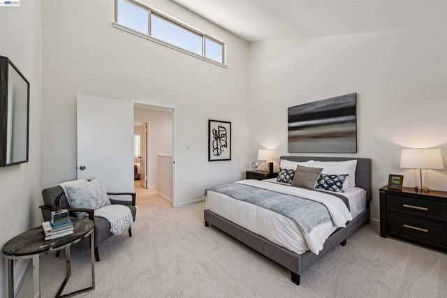 1104 Island Dr, Alameda, CA 94502