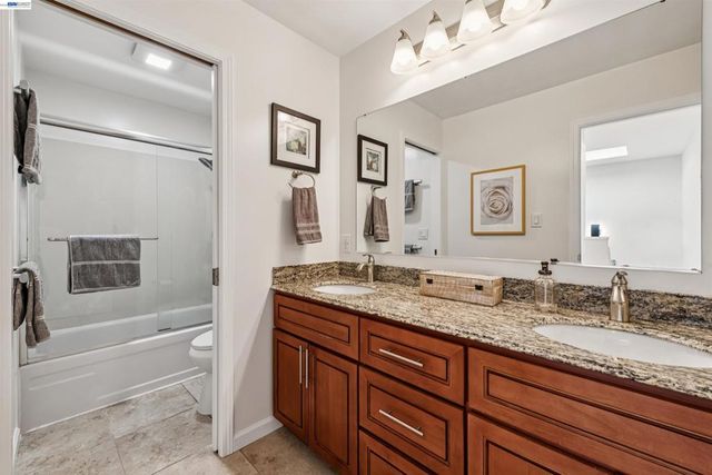 1104 Island Dr, Alameda, CA 94502