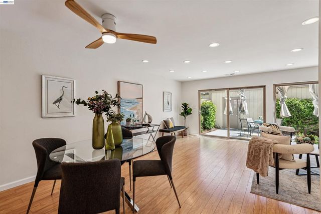 1104 Island Dr, Alameda, CA 94502