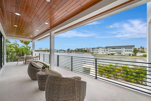 7176 S SHORE DRIVE S, St Petersburg, FL 33707