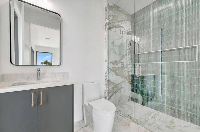 7176 S SHORE DRIVE S, St Petersburg, FL 33707