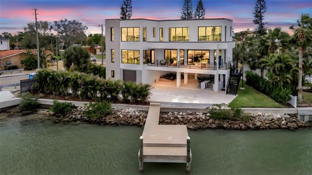 7176 S SHORE DRIVE S, St Petersburg, FL 33707