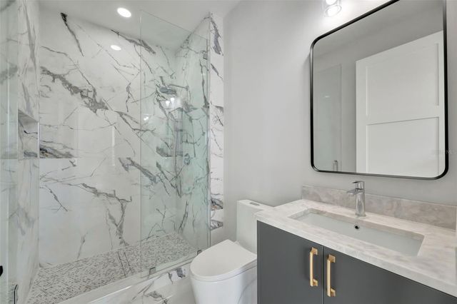 7176 S SHORE DRIVE S, St Petersburg, FL 33707