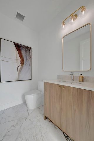 7176 S SHORE DRIVE S, St Petersburg, FL 33707